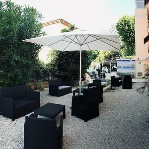 https://hotel-le-gabian.fr-provencehotel.com